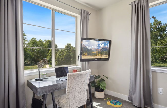 Swanky Townhome Near Old Town, Breweries and River - Foto 29