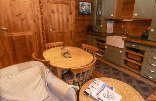 Aurora Skies - Photo 10