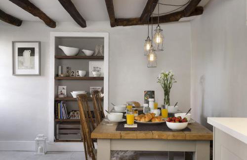 Corner Cottage - Photo 11