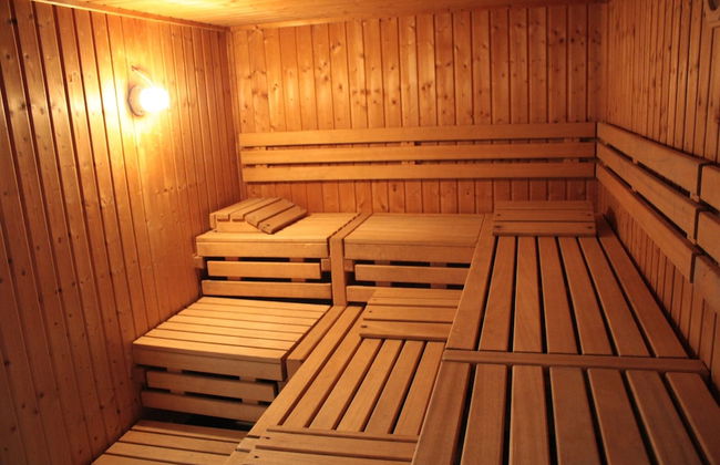 Winenne Home With Hot Tub - Photo 35