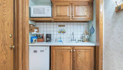 Quiet Getaway with Queen Bed & Wi-Fi - Foto 3