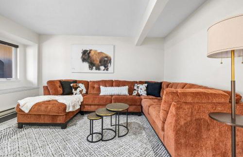 Buffalo Ridge - Hot Tub & Walk to Downtown - Foto 5