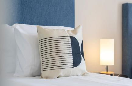 Comfy 3 BDR Flat With Pool & Balcony by LovelyStay - Photo 17