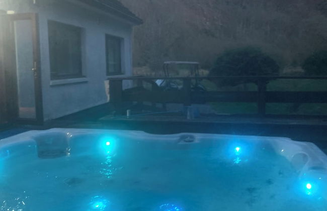 Captivating 5-bed Cottage With Private hot tub - Foto 21