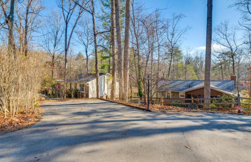 Hike, Sip and Explore! Blue Ridge Mtn Cabin with Porch - Foto 31