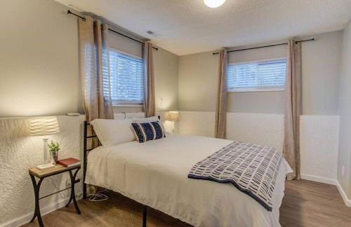 Romantic Getaway Base of Mountains Parks & Trails - Foto 10