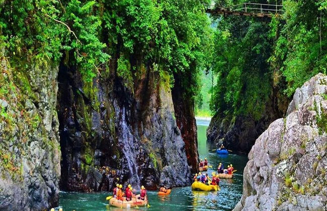 Impressively designed and decorated 3rd-floor space overlooking pool in Coco - Photo 29
