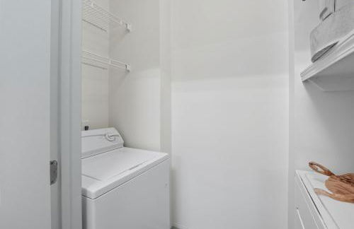 Bright & Stylish 2-Bed, 2-Bath Apartment - Foto 9