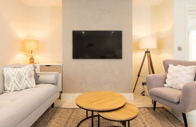 Designer Family Escape Hot Tub Steps to Beach - Photo 5