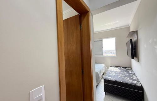 Apartamento Vista Mar Mirim 2 Dormitorios suite com Wifi para até 8 pessoas 1 vaga de estacionamento - Foto 13