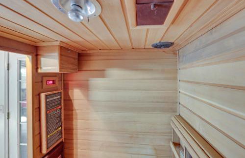 Crestline Home with Private Hot Tub Steps to Lake! - Foto 15