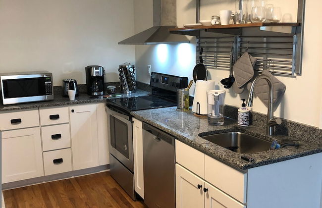 Renovated Space Close to Downtown - A - Foto 19