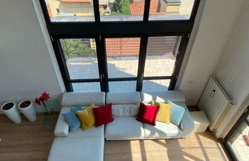 PENTHOUSE LUCE Milano near Metro-Bus-tram - Foto 3
