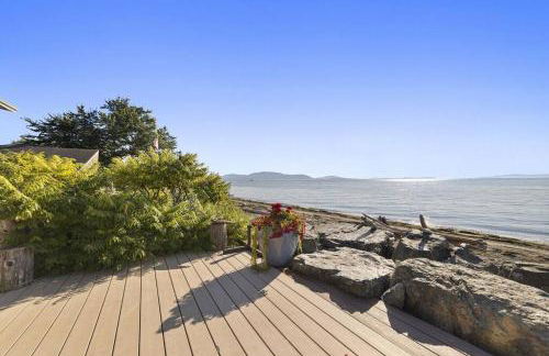 New Beautiful Waterfront at Sandy Point - Photo 9