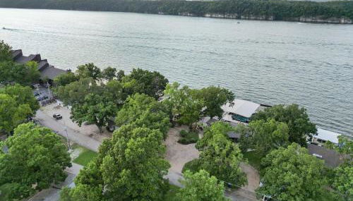 Lakefront Home Private Dock with Main Channel View - Foto 3