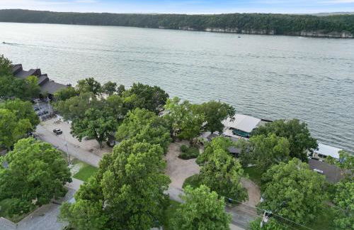 Lakefront Home Private Dock with Main Channel View - Foto 3