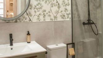 Plaza Mayor - Apartamentos Burgos Deluxe - Foto 3, Shower