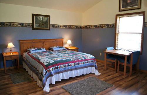 Charming Cabin by the Umpqua River Perfect for an Outdoor Getaway in Oregon - Foto 3