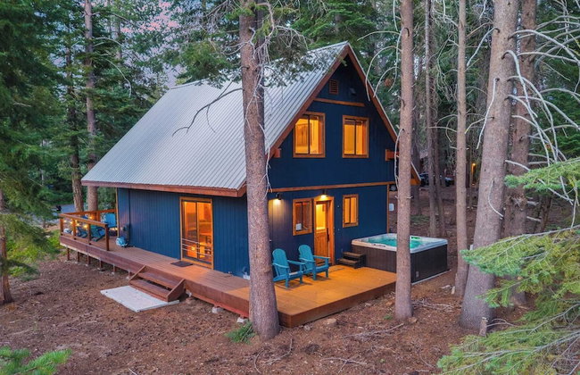 Minutes to Skiing & Lake Hot Tub, Fire Pit, Deck Indigo Owl by Avantstay - Foto 67