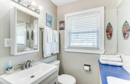 Walk to Beach Galveston Home with Patio and Balcony! - Foto 14