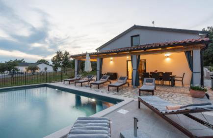 Modern villa Bibali Istra with pool in Buje - Foto 1