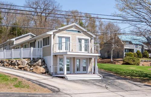 Steps to Beach Lake-View Laconia Getaway! - Foto 24