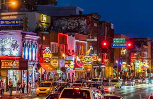 Music Row Retreat with Pool and Free Parking, Walk to Bars! - Foto 44