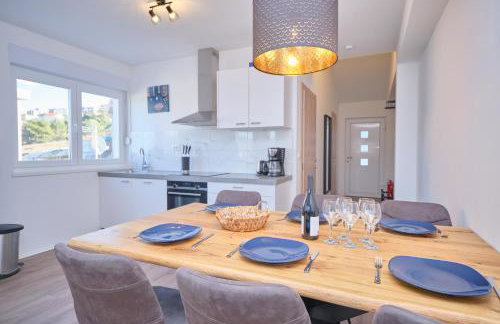 Queen's Lodge Mastrinka by Litto - Photo 44