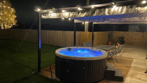Rose barn hot tub holidays in the Cotswolds - Foto 1