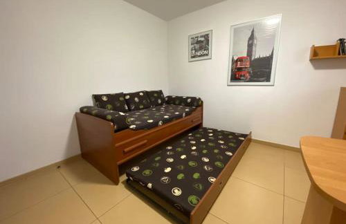 4 Bedroom family house with access to a hot tub - Photo 41