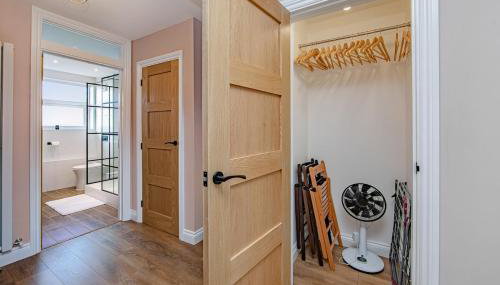 Coastal Charm In Clacton On Sea - Foto 3, wardrobe