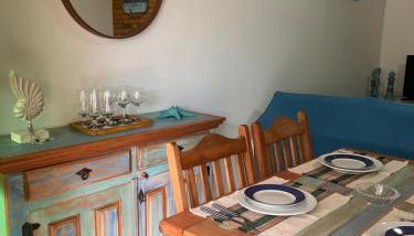 Entre Três Praias - Enseada 200m, Perequê Mirim 200m, Sta Rita 300m, Com Ar Condicionado e Churrasqueira - Foto 3