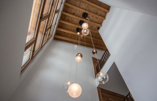 FLORA ALPINA EXPERIENCE - "Ski-to-Door" Brand New Chalet Apartments with Indoor Garage and Mountain View - Foto 32