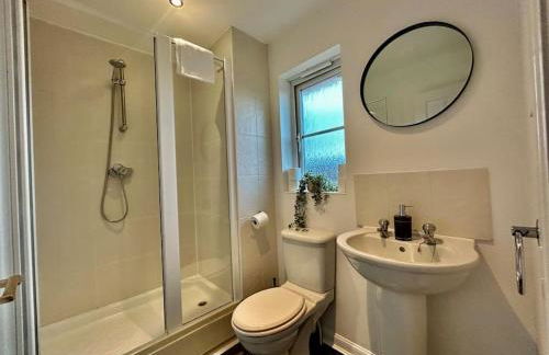 6 Bedroom House - DISC0UNTS - Parking, Contractors, Group, Family - Foto 34