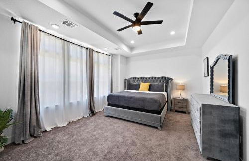 Cozy Home Near MedCenter, Uptown, & Downtown - Foto 8