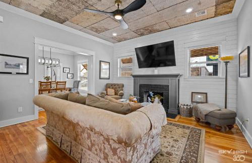 The Price House - Photo 23