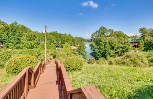 Scenic Outdoor Space Lake Keowee Retreat! - Foto 28