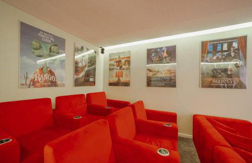 Pool & Cinema Villa by Vacationy - Foto 4