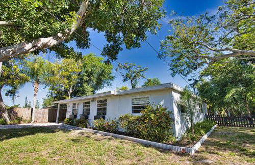 Pet Friendly & Firepit Minutes to Beach Sleeps 6 - Foto 39