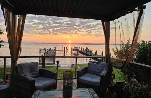 Chesapeake Waterfront Vacation Rental with Dock - Foto 9