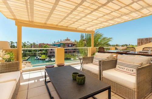 Beautiful penthouse overlooking marina channels - Foto 15