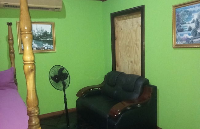 Deano's Cottages - Photo 10