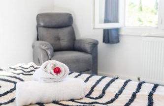 COSYFAMILY 1er étage Piscine -WIFI- NEUF-FAMILLE -15MIN PLAGE - TOP PROS SERVICESConciergerie - Foto 17