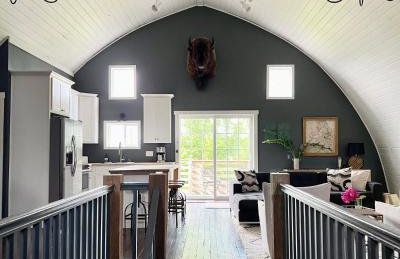 Barn of Three Oaks near Lake Michigan and Journeyman - Foto 3