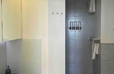 Skyline Appartement mit Pool and Netflix - Foto 40