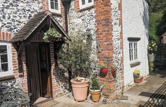Charming 17th Century 2-bed Cottage in Medmenham - Foto 32