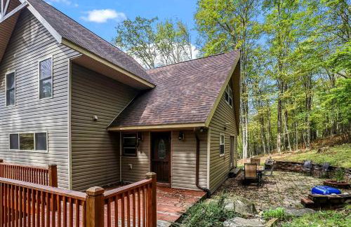 Luxury Lakeside Mountain Escape with Wraparound Deck Near Terra Alta, West Virginia - Foto 52