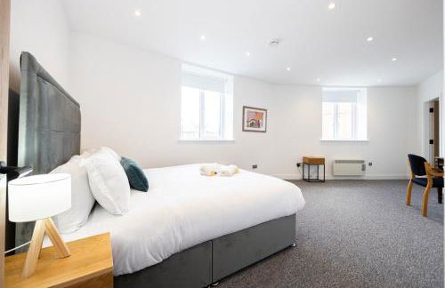 Stanway Apartments- Free Parking & Close To Tram Stop - Photo 20