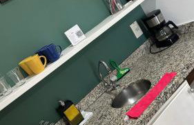 Praia do Canto Apart Hotel quarto sala e varanda - Foto 6