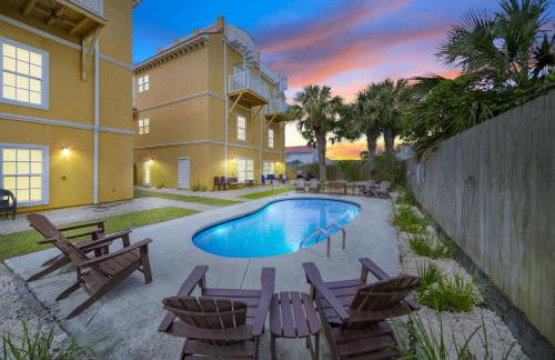 Summer Special, Lux 4BR House Sleeps 12, Pool, Elevator, King bed - Foto 1